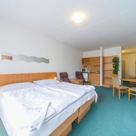 פארדוביצה Hotel Arnost Garni מראה חיצוני תמונה
