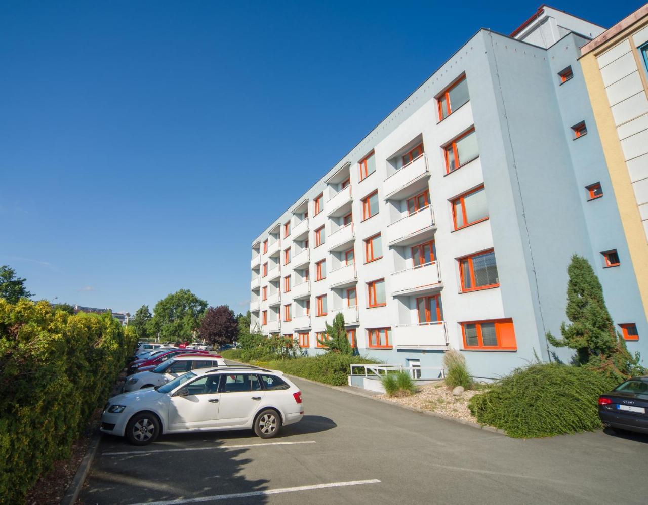 פארדוביצה Hotel Arnost Garni מראה חיצוני תמונה
